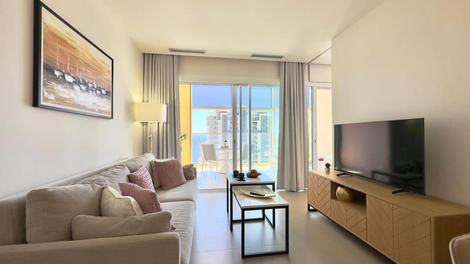 Intempo Residence By Leo Apartments بينايدورم المظهر الخارجي الصورة